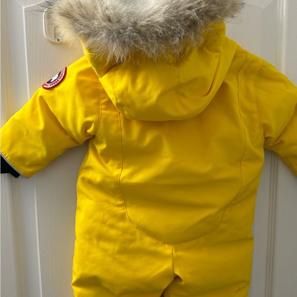 Canada Goose snowsuit 3-6mos new with out tags - Picture 4 of 10